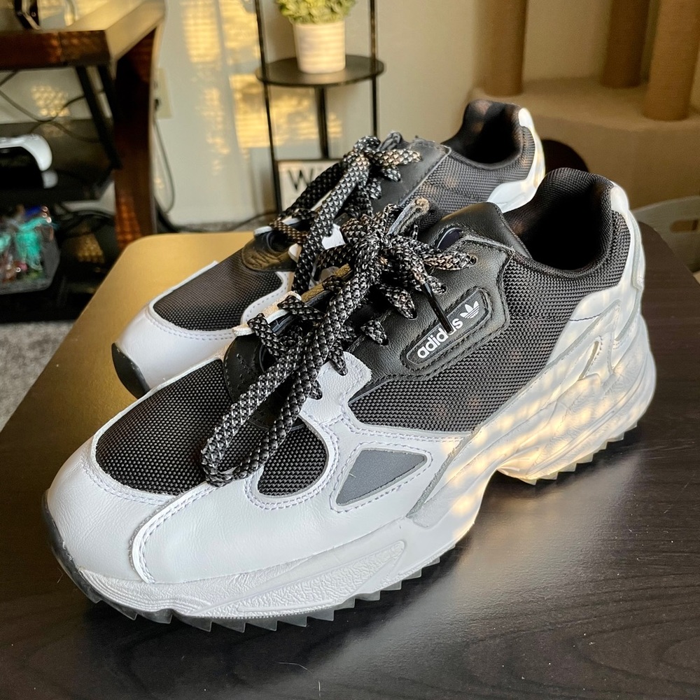 Adidas Tennis Shoes